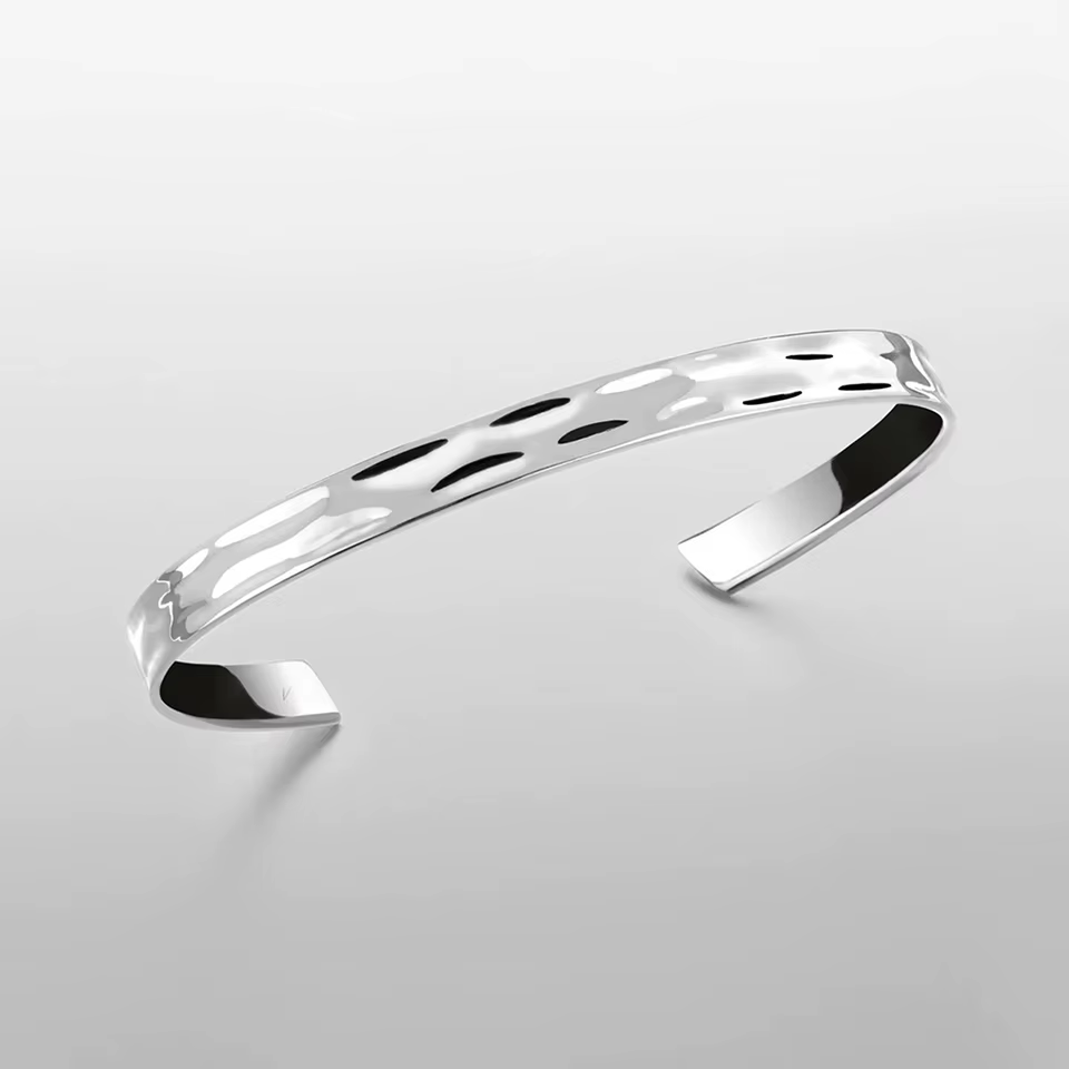 ๐๐๐๐๐๐ ๐ฎ๐ง๐ข๐ฌ๐ข๐ณ๐ ๐๐๐
๐
- Silver and Gold