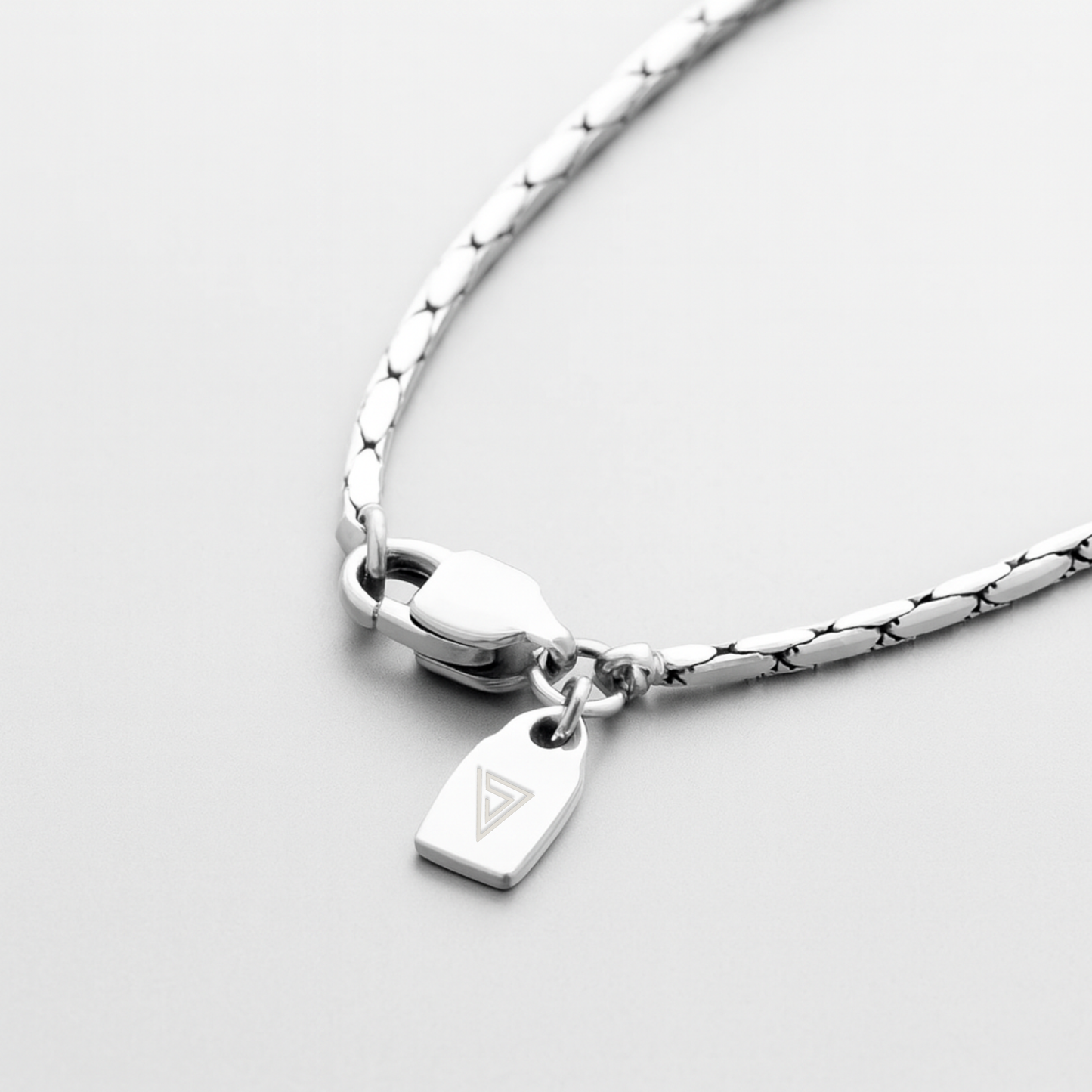 The Auronyx - Silver & Gold